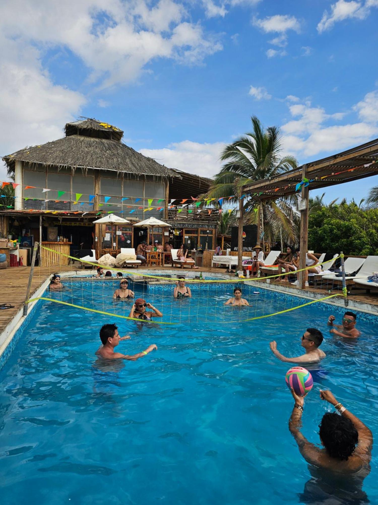 The Point Mancora Beach Esterno foto
